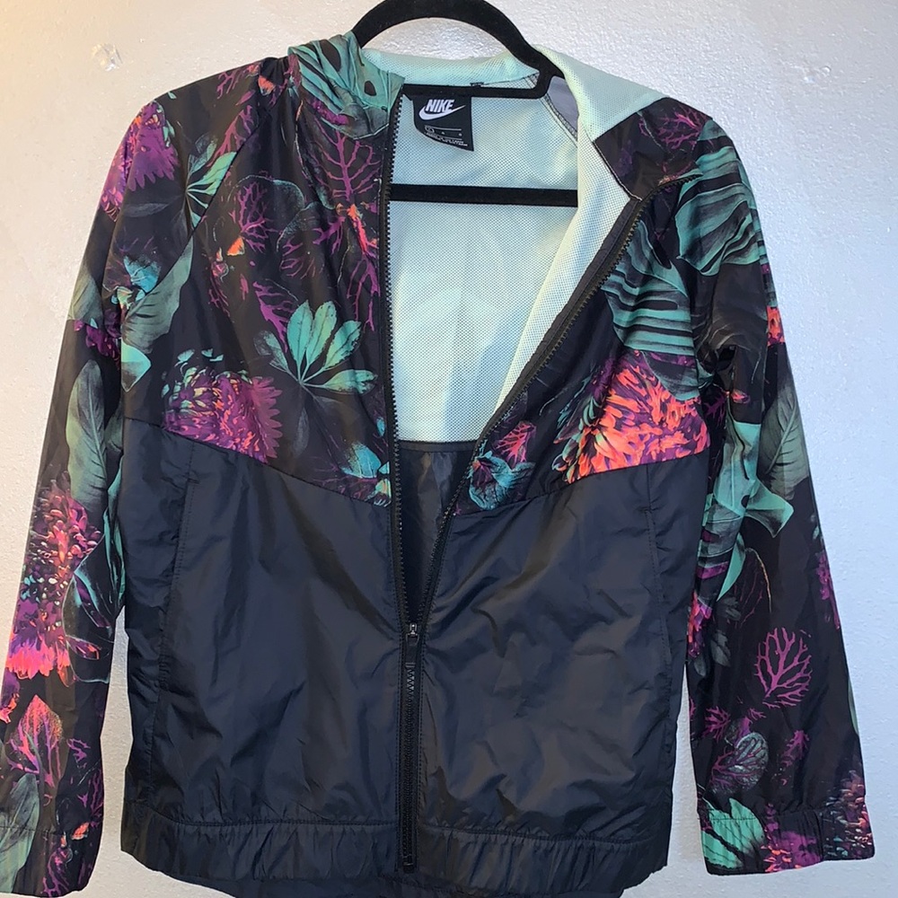 Nike Sportswear Windrunner “Floral”